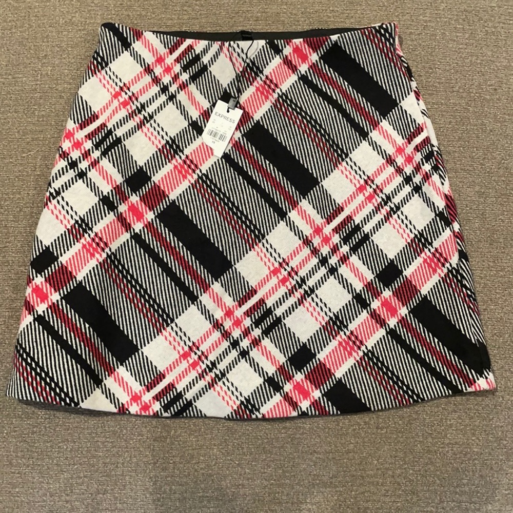 NWT express black red white checkered stretch skirt
